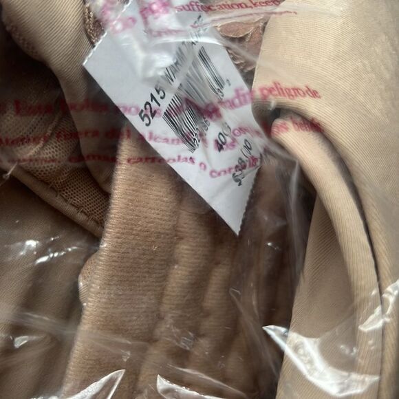 NWT 40G Leading Lady Brigitte
Wirefree T-Shirt Bra Warm Taupe style 5215 new 🏷 - Picture 4 of 5